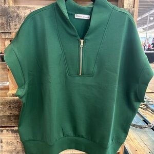 Zenana Green Short Sleeve Top with Gold Zip lightweight.   Super Soft -New